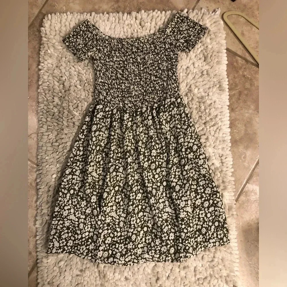 Romwe Women's Floral Print Off Shoulder Trumpet Sleeve Dress Sz S - Picture 6 of 9